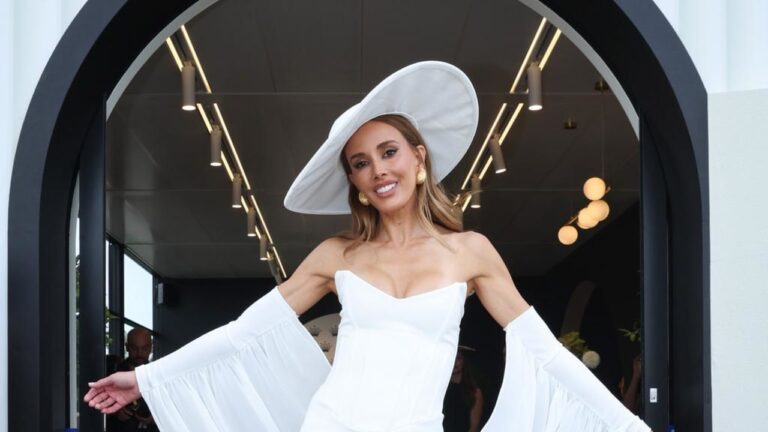 WAG และอดีตพิธีกรรายการโทรทัศน์ BEC Judd แสดงรายการ Vacation Vacation Mornington Peninsula ของเธอ