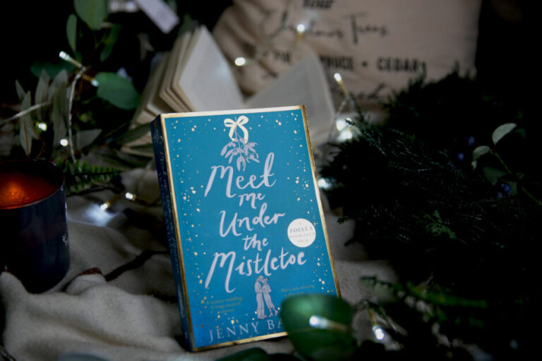 Zoella E-book Membership: Reviewing Meet Me Underneath the Mistletoe โดย Jenny Bayliss