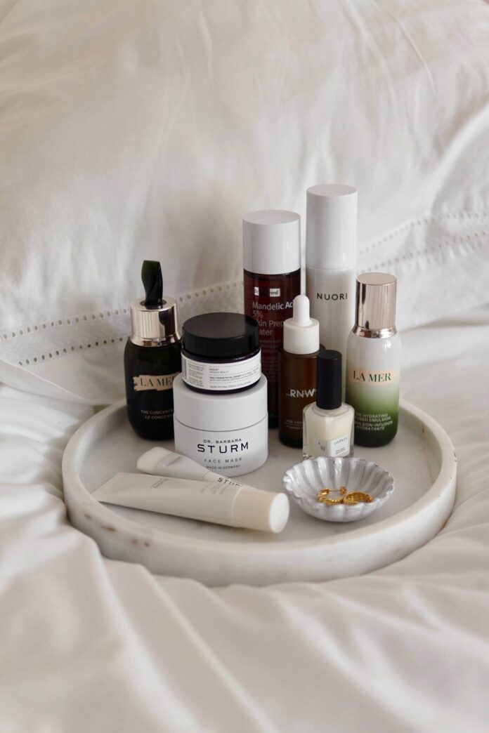 ความงามของฤดูใบไม้ร่วง - แทบจะไม่มีความงาม