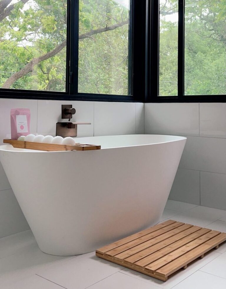 สิ่งที่ต้องใส่ในน้ำอาบน้ำของคุณเพื่อความสมดุลค่า pH