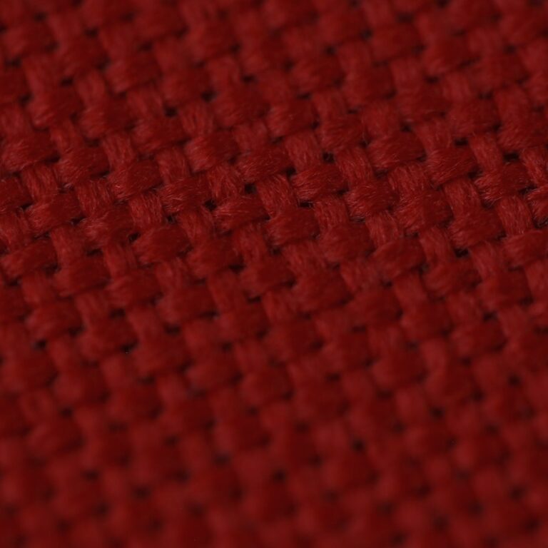 สีที่ดีที่สุดสำหรับราศีพิจิก? พวกเขากำลังหลงใหลในสีน้ำตาลแดง