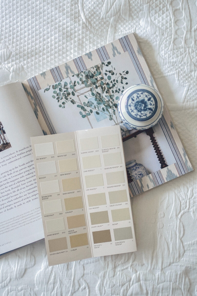 แรงบันดาลใจสำหรับจานสีห้องนอนอันเงียบสงบ – แทบจะไม่มีความงาม