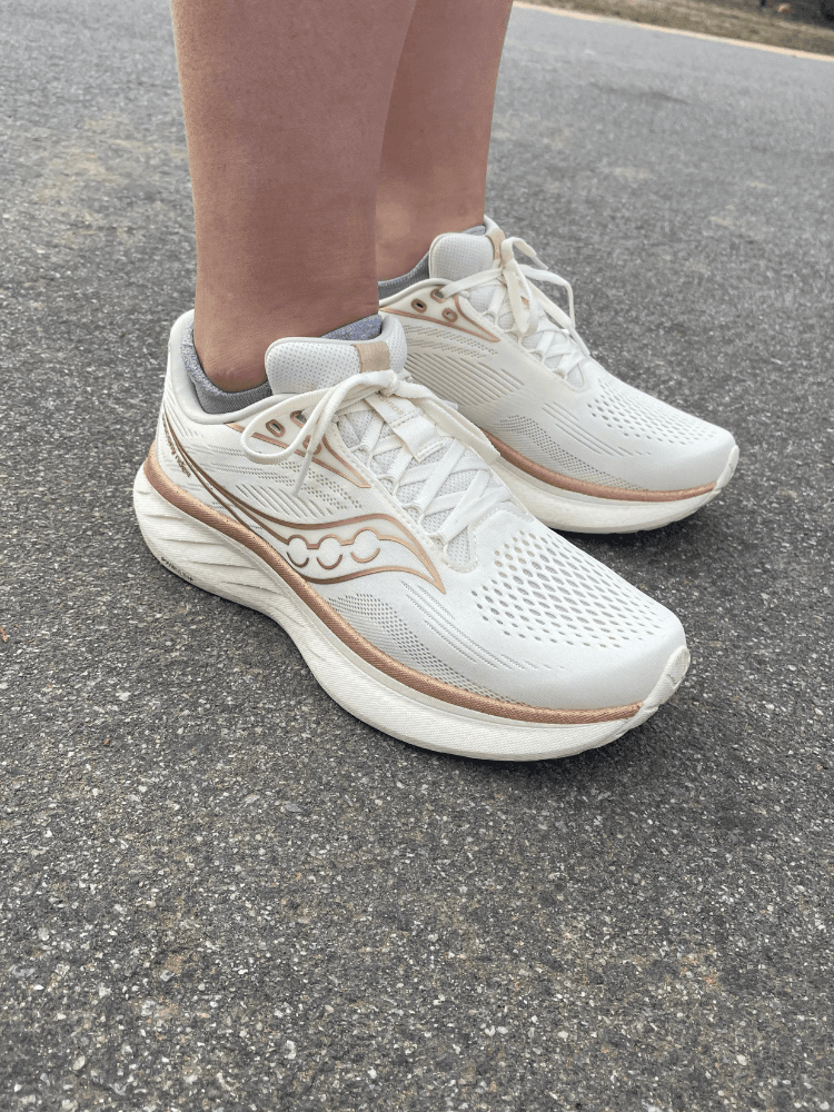 ผู้เชี่ยวชาญแนะนำรองเท้าวิ่งทางไกลเหล่านี้ตั้งแต่ต้นจนจบ