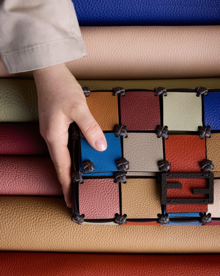 ยกระดับสไตล์สุดไอคอนิกกับการเย็บปะติดปะต่อกันของ Fendi Baguette