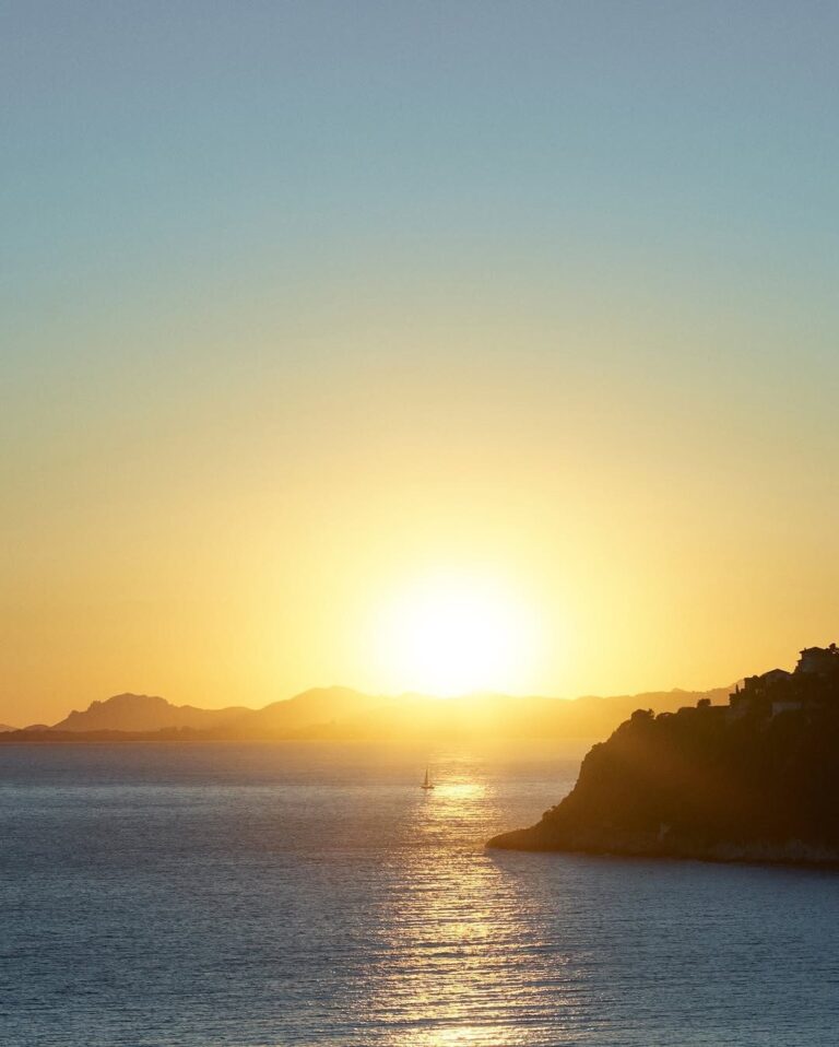 Été Celine: การออกเดินทางจากเมืองใหญ่สู่แนวชายฝั่ง