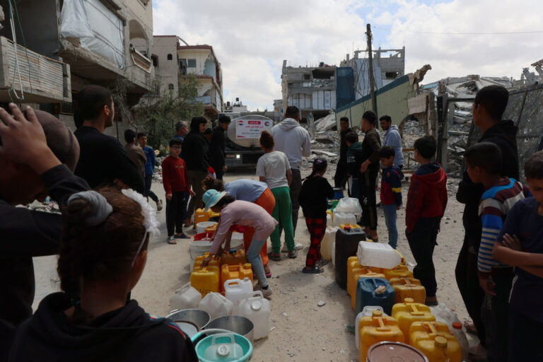 น้ำรถบรรทุกในฉนวนกาซาสงคราม-ปัญหาระดับโลก