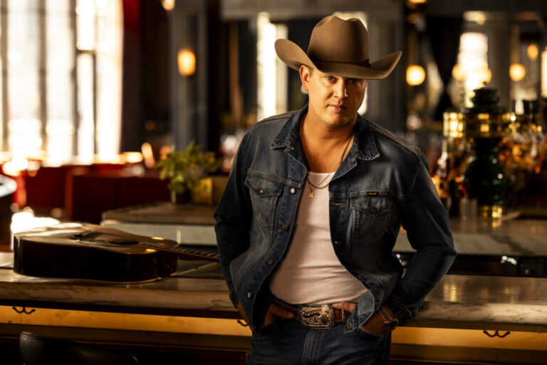 Jon Pardi ได้กำหนดตัวเองให้ปกครองเวทีคอนเสิร์ต