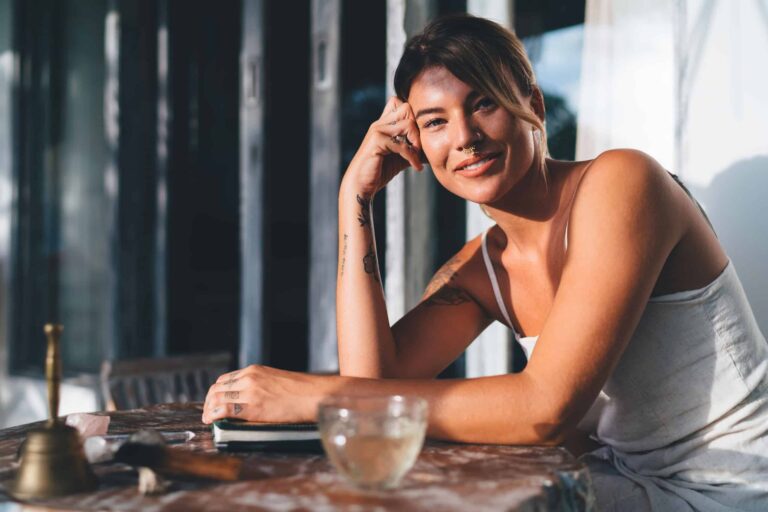 บุคลิกที่แข็งแกร่งใช้วลี 10 วลีเหล่านี้เพื่อสื่อสารความคิดของพวกเขา