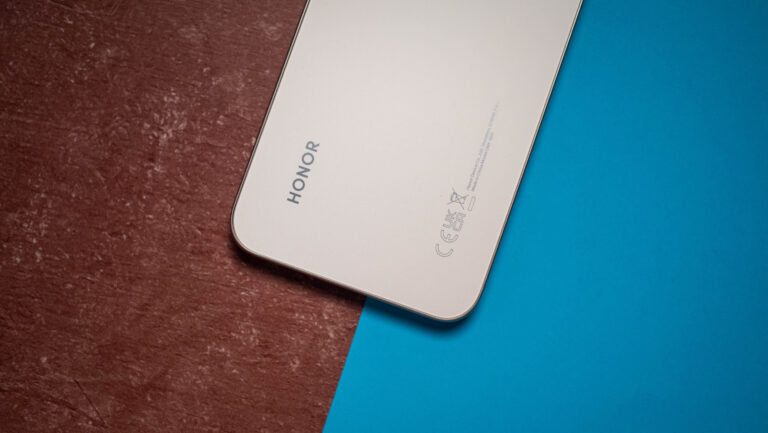 Honor Magic V5 สามารถเห็นการเพิ่มเครื่องชาร์จขนาดใหญ่เพื่อให้เข้ากับแบตเตอรี่ที่มีข่าวลือ