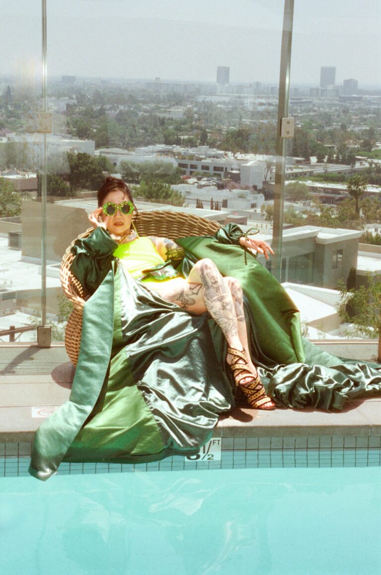 Ladygunn – นักแสดงตลกความสัมพันธ์ตลกของ Margaret Cho กับช่องโหว่