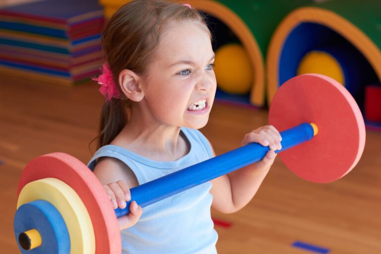 การยกน้ำหนักการเติบโตของเด็ก ๆ หรือไม่? สิ่งที่พ่อแม่ต้องรู้