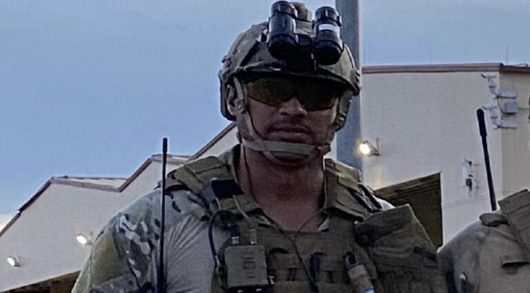 ความเหมาะสมที่จะรับใช้ชีวิตของ Chris Ferrell ช่วยชีวิตอย่างแท้จริง