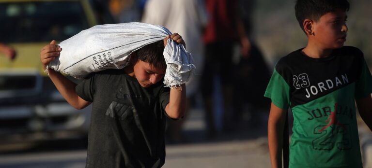 ทางเลือก ‘ที่ยอมรับไม่ได้’ ระหว่างการถูกยิงหรือรับเฟด – ปัญหาระดับโลก