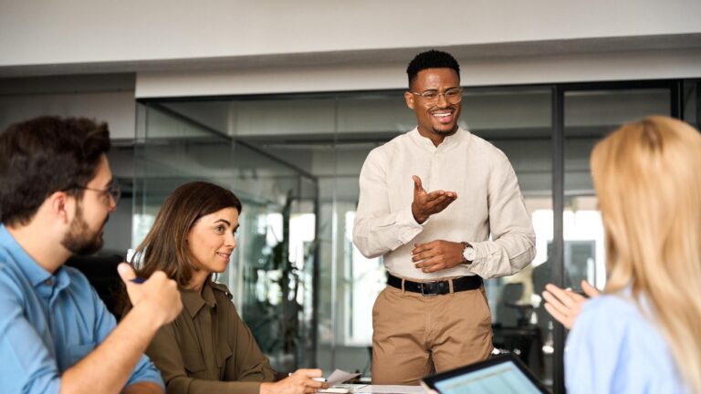 ทำไมการเอาใจใส่และการทำงานร่วมกันจึงเป็นกุญแจสู่ความสำเร็จในโลกไซเบอร์