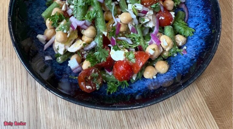 สลัดถั่วเขียวถั่วเขียว (กับไก่)