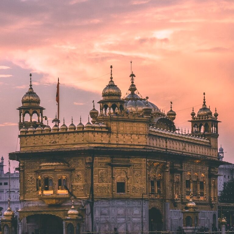 เมืองและประเทศลีโอ แรงบันดาลใจในการเดินทางโดยสัญลักษณ์จักรราศี