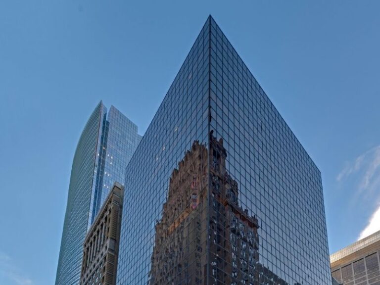 Downtown Houston Workplace Tower เปลี่ยนมือ