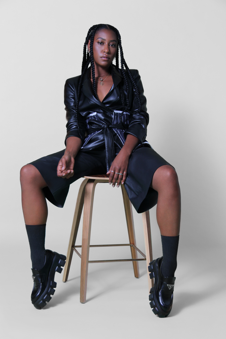 Ladygunn-Dominique Fils-Aiméสะท้อนให้เห็นถึงการทัวร์ US ครั้งแรกของเธอและอัลบั้มสดของเธอ