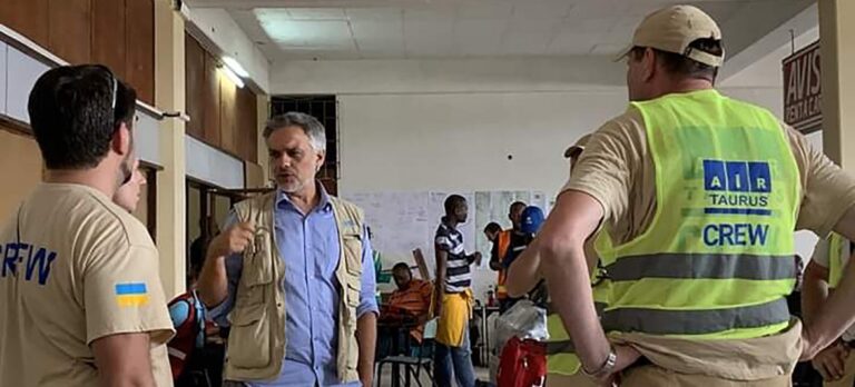 การเดินทางจากอวกาศด้านนอกไปยังคนงานช่วยเหลือระดับแนวหน้า – ปัญหาระดับโลก