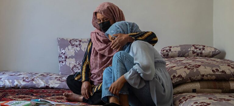 สี่ปีต่อไปนี่คือสิ่งที่การยกเว้นผู้หญิงในอัฟกานิสถานดูเหมือน – ปัญหาระดับโลกทั้งหมด