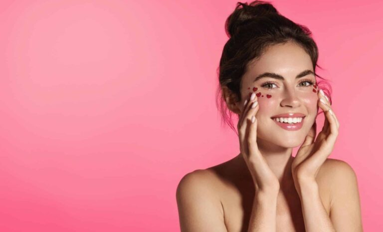 เทรนด์การแต่งหน้าสาวขี้อายเปลี่ยนแก้มเป็นคำสั่ง