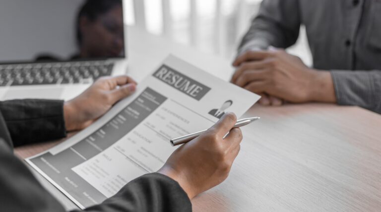 10 เหตุผลที่ประวัติย่อของคุณไม่ได้รับการสัมภาษณ์อีกต่อไป