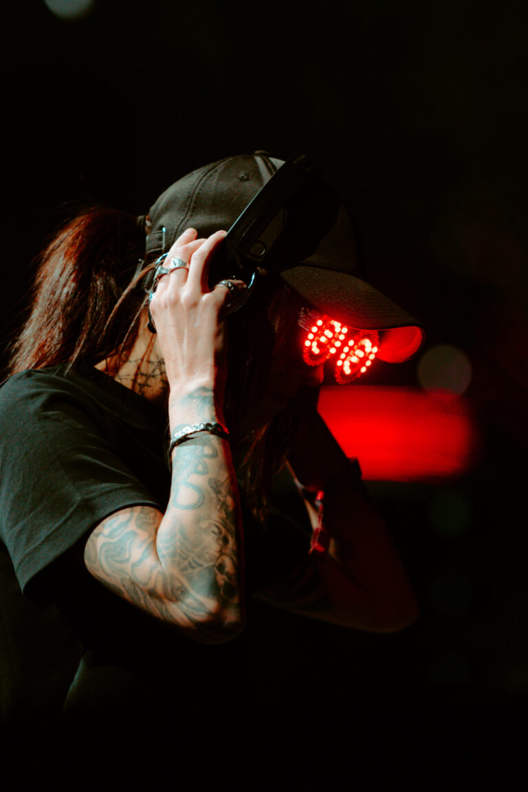 LADYGUNN – REZZ: กลายเป็นไอดอล