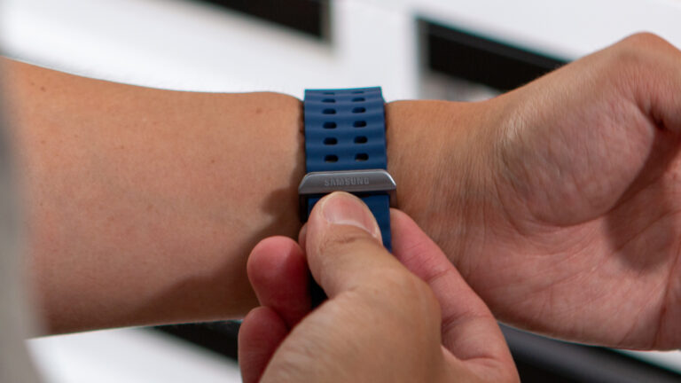 นี่เป็นข้อเสนอ Prime Day ในนาทีสุดท้ายที่เจ้าของ Galaxy Watch 8 ทุกคนควรซื้อ